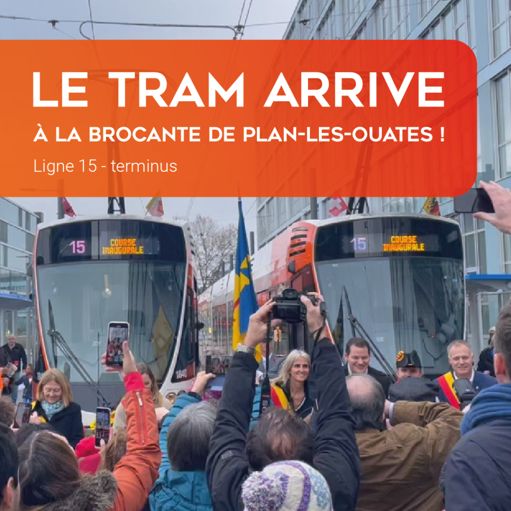 Le tram arrive devant la brocante de Plan-les-Ouates!